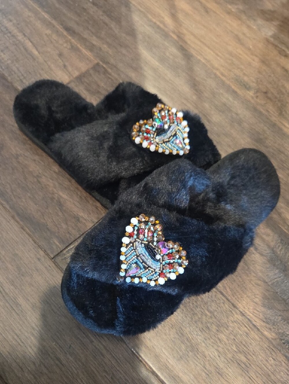 Black Faux Fur Women’s Slippers with Beaded Heart Accent - Picture 4 of 5